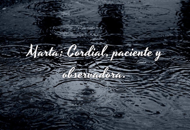Alba: Romántica, extrovertida y educada. Alba significa amanecer, y en relación con su significado es una persona cálida, fuerte y tierna.