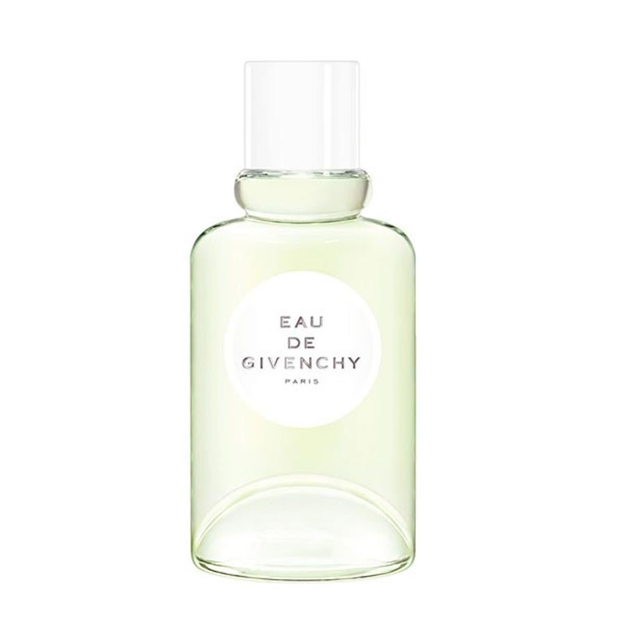 Este perfume ofrece un aire de frescura gracias a sus componentes. bergamota, limón, naranja y mandarina (79,50€,100 ml).