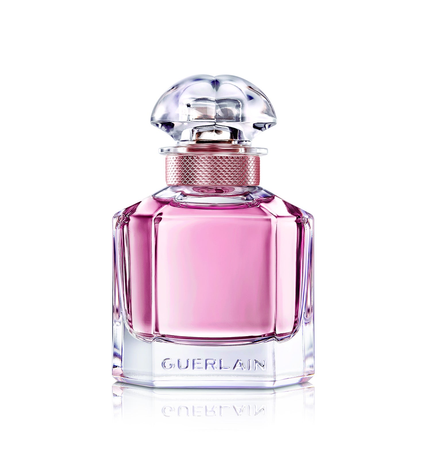 Según desvela Guerlain, Angelina Jolie escogió personalmente la fragancia y el frasco, el modelo Quadrilobé, creado hace 110 años. Además se ha involucrado muy personalmente con la fragancia Mon Guerlain Florale. “Si vas a promocionar un producto y animar a otras mujeres a gastarse dinero en él, tienes que creer que lo vale. Teníamos que asegurarnos de que el perfume era perfecto, y también el envase, todo. Tenía que enamorarme de verdad”, ha declarado la actriz.