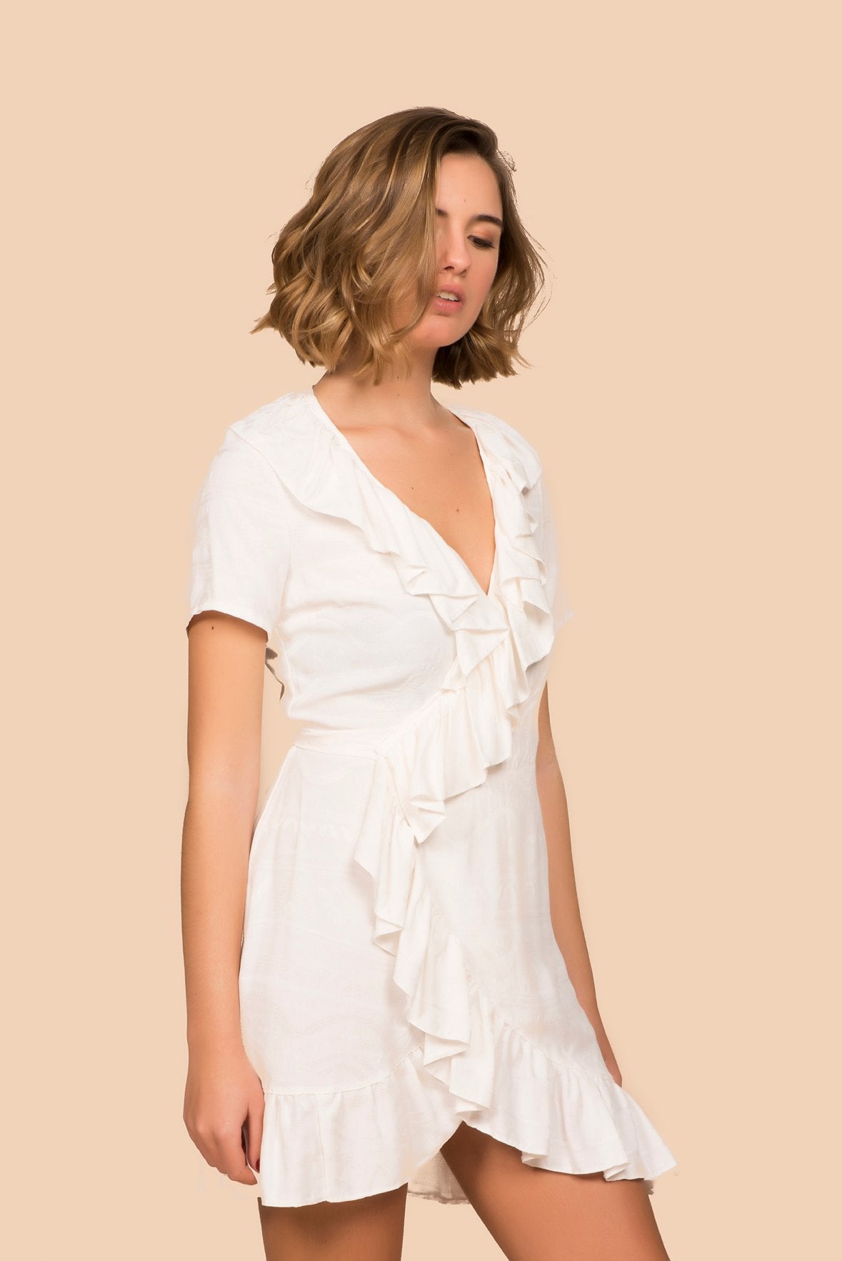 Este es el vestido a todas las chicas le sienta bien. Da igual que tengas mucho pecho, poco, caderas muy anchas o estrecha... el 'wrap dress' es el vestido perfecto para todos los cuerpos