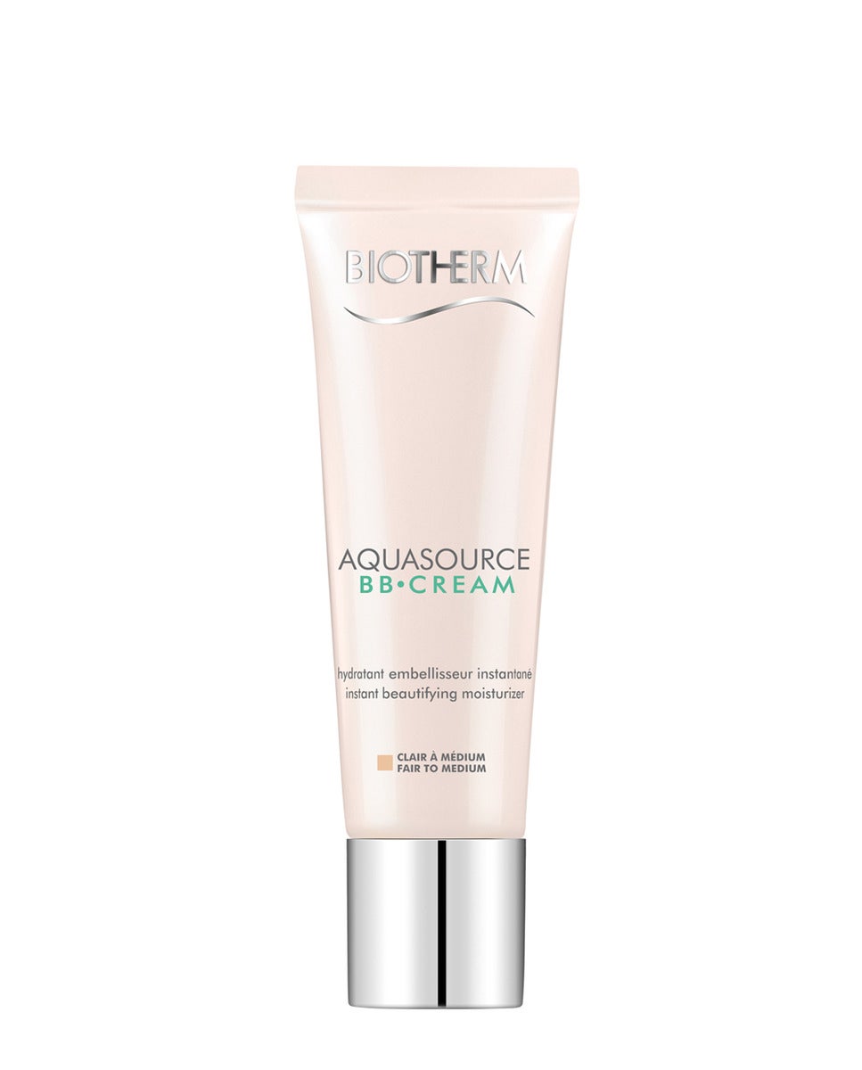 Una textura ligera para un acabado natural. Esta bb cream hidrata hasta 5 capas, unifica el tono de la piel, ilumina, corrige, alisa, perfecciona y protege (SPF15). (21€)