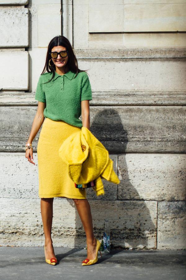 Un conjunto setentero de falda lápiz y suéter. ¡Atrévete a mezclar colores vivos para añadir un toque atrevido y muy sofisticado!