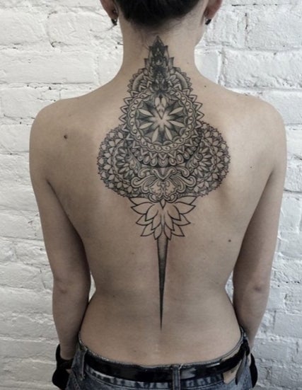 Inspiración para tus tatuajes en la espalda.