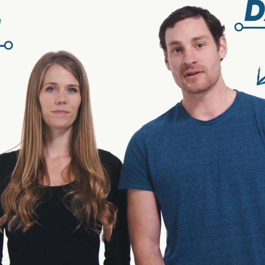 Daniel y Kelli son la pareja que forman el canal de Youtube FitnessBlender. Tienen una gran variedad de rutinas con las que nunca te aburrirás, ejercicios de cardio, de fuerza, entrenamientos en 10 minutos...