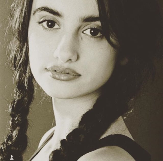Penélope Cruz, quien subió a su perfil de Instagram un retrato de cuando tenía 15 años. Fue justamente el día de su 44 cumpleaños. Una de las fotos más tiernas.