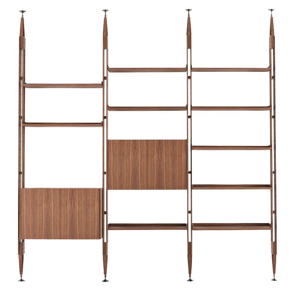 Diseñada por Franco Albini, Infinito utiliza un sistema de presión entre suelo y techo con módulos adaptables en altura y profundidad.