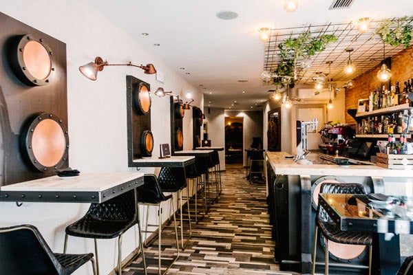 León, la Capital Española de la Gastronomía, esconde dos deliciosas sorpresas para el día de la madre en el restaurante  Delirios , en la calle Ramón y Cajal, número 5, de visita obligada si quieres disfrutar comiendo.