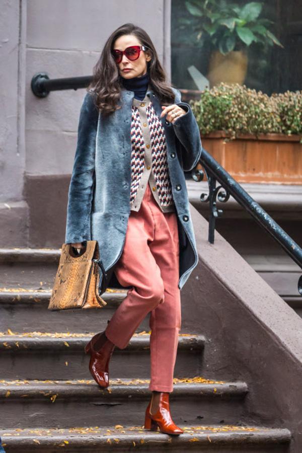 Demi Moore es otra de las referencias de la moda y una de las mujeres más deseadas de Hollywood. Ella misma ha confesado en más de una ocasión que no entiende el motivo. He aquí un ejemplo de elegancia en uno de sus 'outfits' más chic.