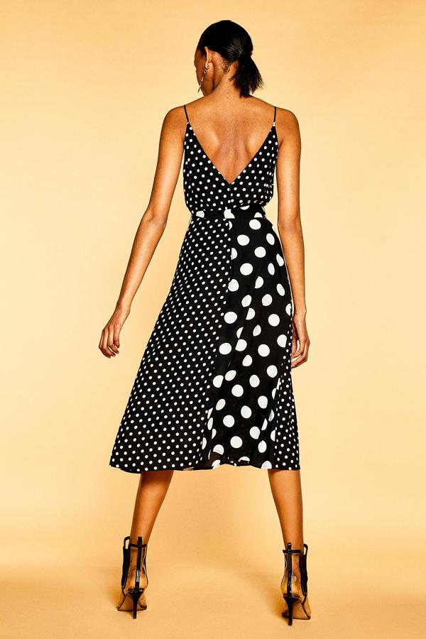 Vestido de tirantes patchwork de Sfera: 19,99 euros.