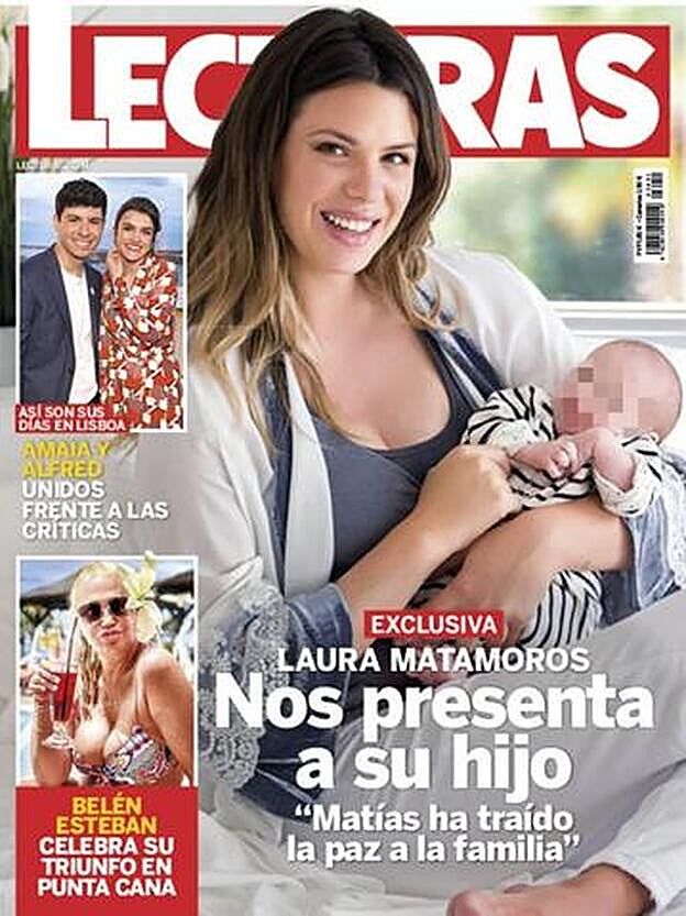 Laura Matamoros posando con su hijo en la portada de 'Lecturas'.