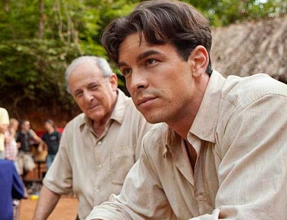 Con pelo de tazón a lo Nick Carter en los 90, aparecía en 'Palmeras en la nieve' (2015).