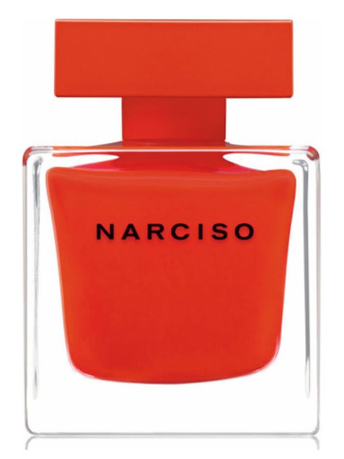 Exquisito conjunto floral de rosas de Bulgaria e Iris.  Narciso Eau de Parfum Rouge  (56 €, EDP 30 ml).