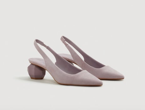 Zapato de ante con tacón geométrico de Mango: 49,99 euros.