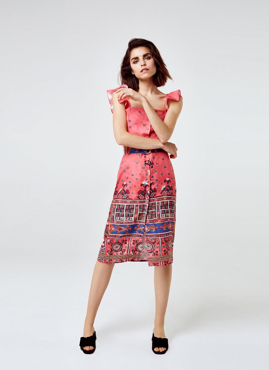 Vestido de lino estampado de Uterqüe: 119 euros.