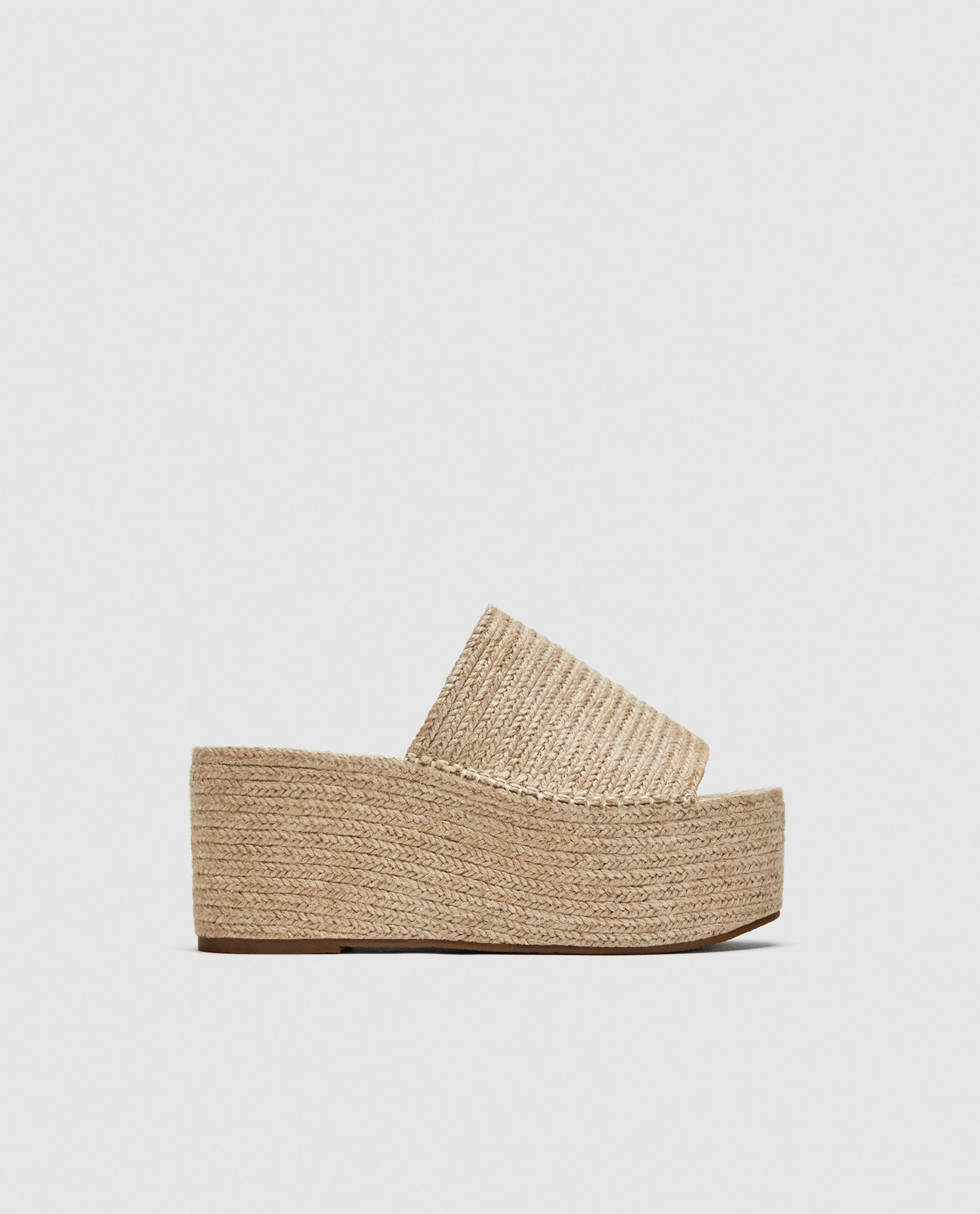 Sandalia yute con plataforma de Zara: 39,95 euros.