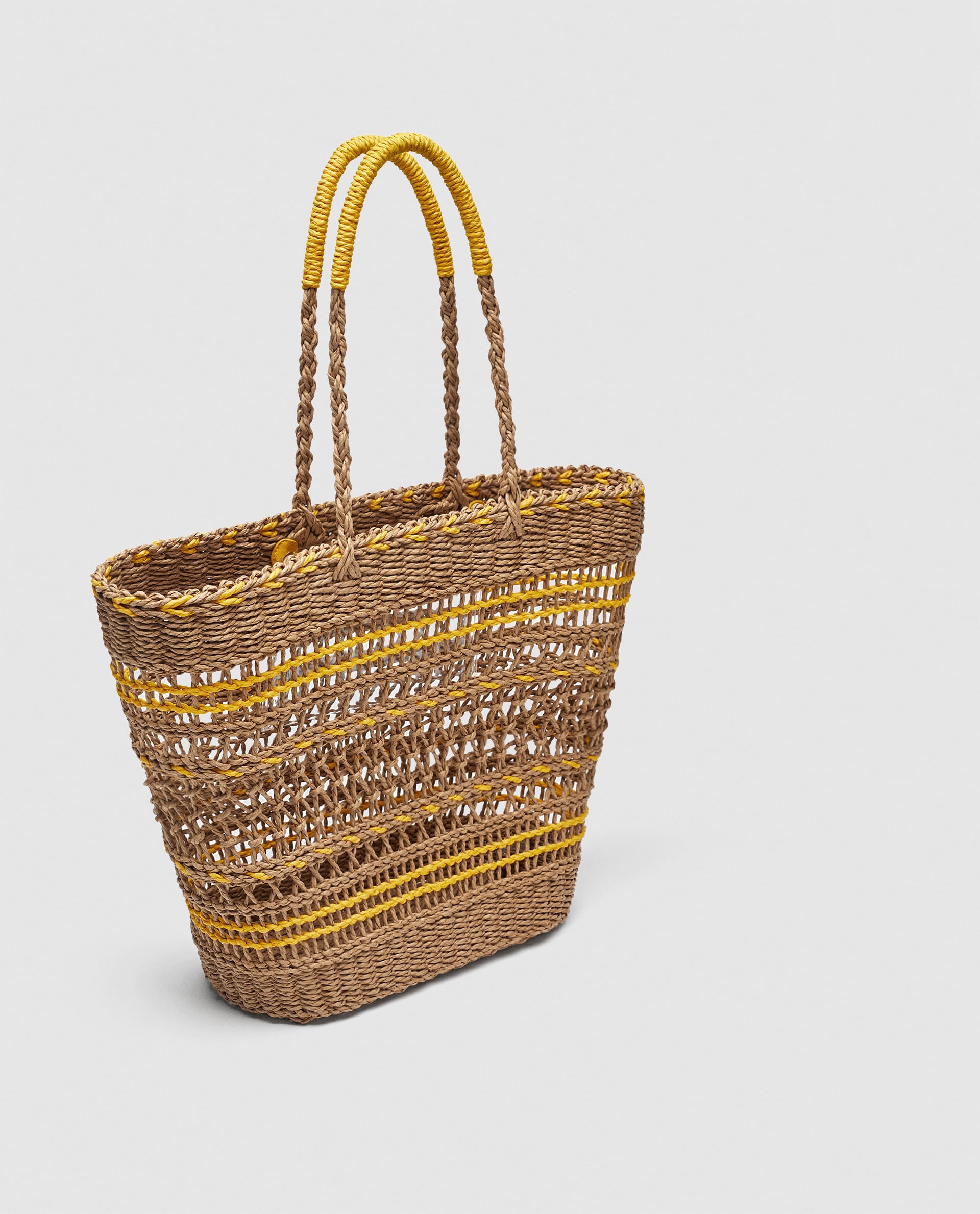 Bolso shopper trenzado de Mango: 9,99 euros.