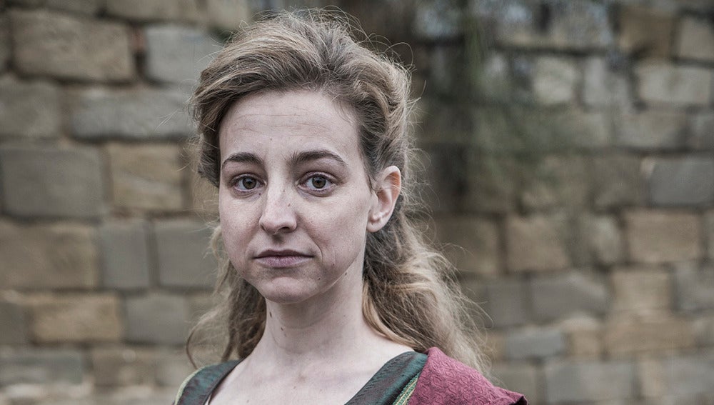 Ha heredado la ambición y la crueldad de su padre, Grau Puig. Mentirosa y manipuladora es capaz de todo para conseguir lo que quiere. Odia a Arnau desde que compartían los juegos de la niñez y no puede soportar su ascenso social. Alimenta su rencor durante años y no parará hasta vengarse de él. Para ello se aliará con los enemigos de Arnau para arruinar su vida.