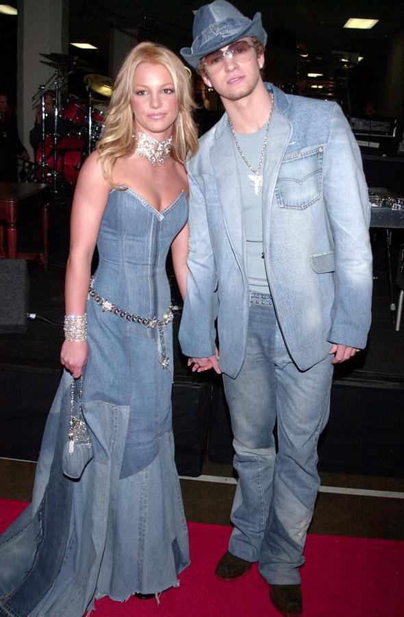El 'matching couple' que tanto gusta ahora en oriente lo inventaron ellos: Timberlake y Britney Spears. La relación duró solo unos meses, así que por suerte fueron pocos los estilismos inclasifi cables como este.
