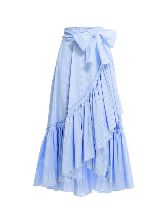 Volantes y más volantes. Este verano estarán presentes en las faldas de diferentes maneras: en la parte superior, inferior, serán verticales u horizontales. Precio: 169 euros