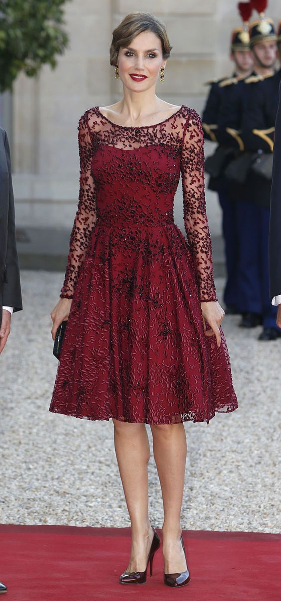 Los médicos no dieron con la razón de su pérdida de pelo, pero Pinkett piensa que se debe al estrés, una de las causas más frecuentes para pérdidas de pelo puntuales. De hecho, se ha publicado que nuestra Reina, Letizia, se ha sometido a algún tratamiento por la pérdida de densidad capilar, lo que se conoce como alopecia areata, que viene asociada a períodos de estrés agudo.