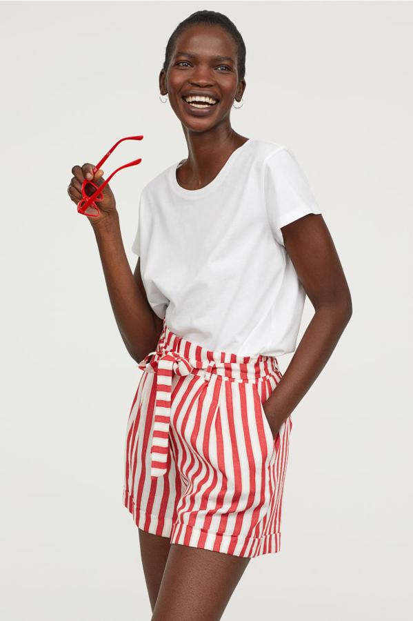 Short de lazo corto de rayas, 29,99 euros.