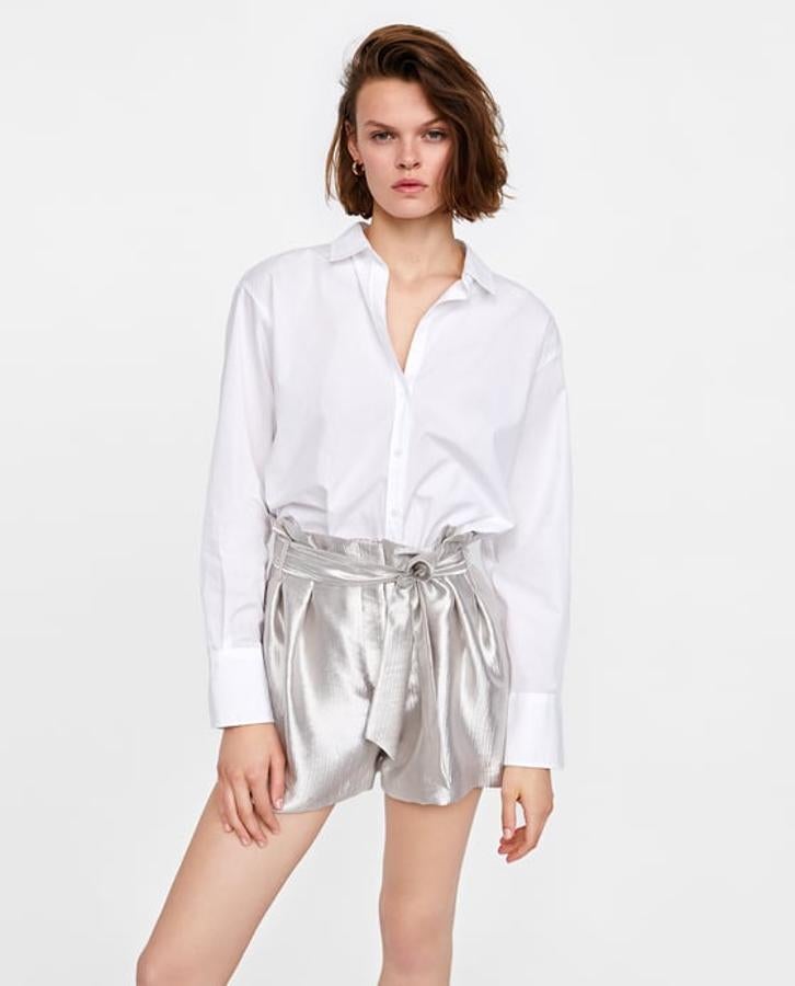 Short de lazo efecto metalizado, 29,95 euros.