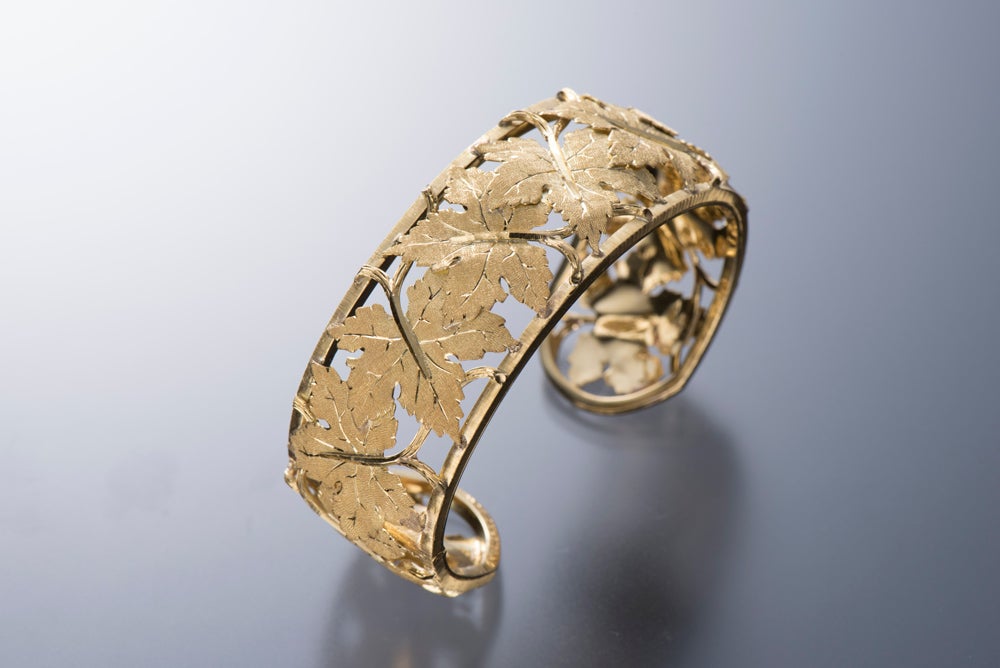 Exclusiva en San Eduardo. 'Hemos escogido para San Eduardo Joyeros una selección de 20 piezas clásicas y contemporáneas. Las mujeres españolas, como las italianas, tienen un gusto y un aprecio por el arte que no existe en todas partes', dice Buccellati. En San Eduardo Joyeros (Ayala, 7. Madrid).