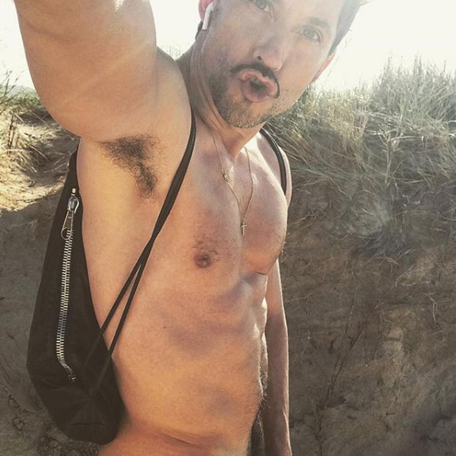 Paco León se desnuda en su cuenta de Instagram.