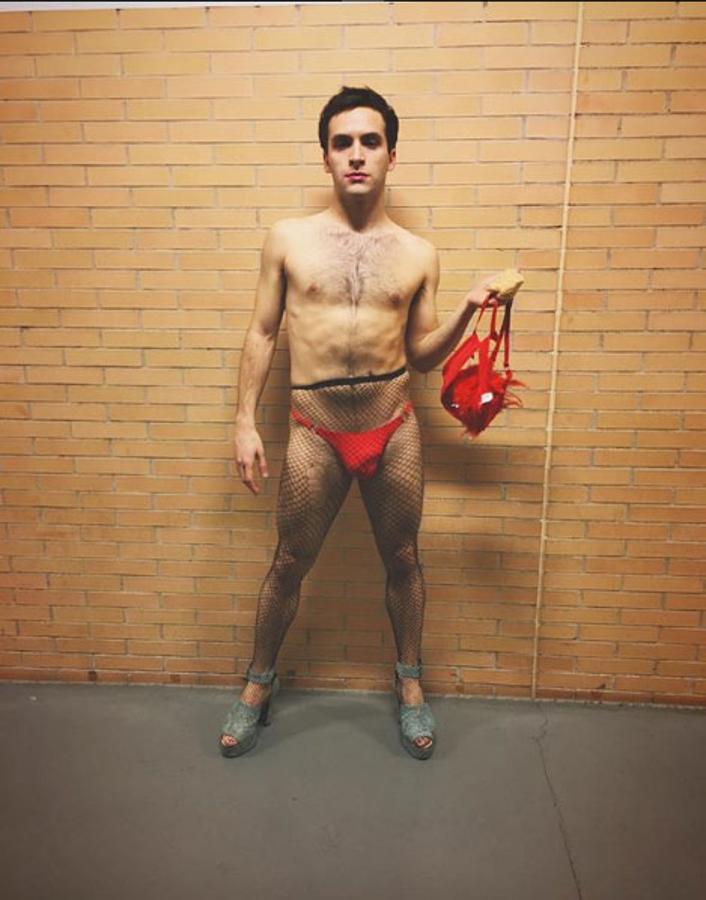 Así posó  desnudo Ricardo Gómez  en su Instagram.