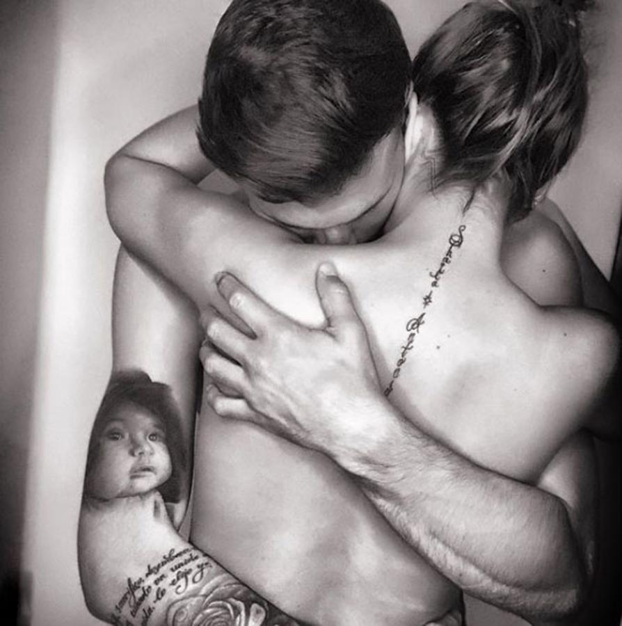 Así han  posado Tamara Gorro y Ezequiel Garay  en Instagram.