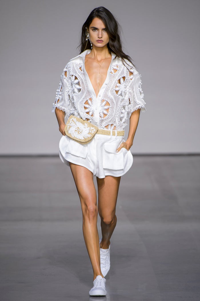 Blanca Padilla desfilando para Zimmermann.