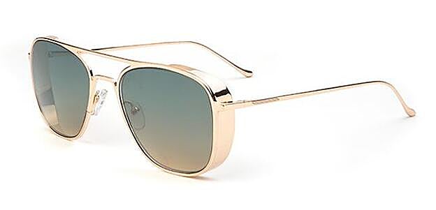 El modelo Morse, con doble puente y laterales cerrados en metal, está inspirado en las gafas de los aviadores y se vende en dos versiones: dorado y plateado.