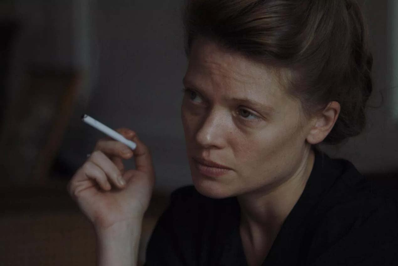 El 8 de junio se estrena 'Marguerite Duras. París 1944', una película inspirada en la novela 'El dolor', de Marguerite Duras. La actriz Mélanie Thierry (conocida por 'Un día perfecto' y 'La bailarina') se pone en la piel de la escritora que recuerda su pasado tras encontrar dos viejos cuadernos en una caja olvidada. El film es, además de un retrato de la escritora francesa, un testimonio sobre el conflicto moral y político de la justicia en una época de vencedores y vencidos.