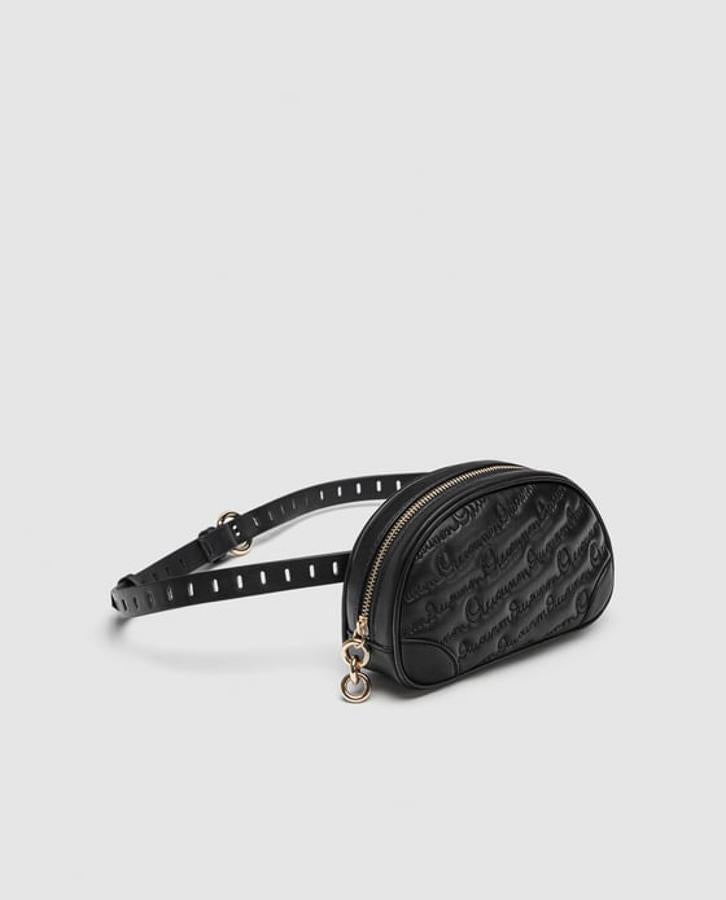 Riñonera acolchada con mensaje, 19,95 euros.