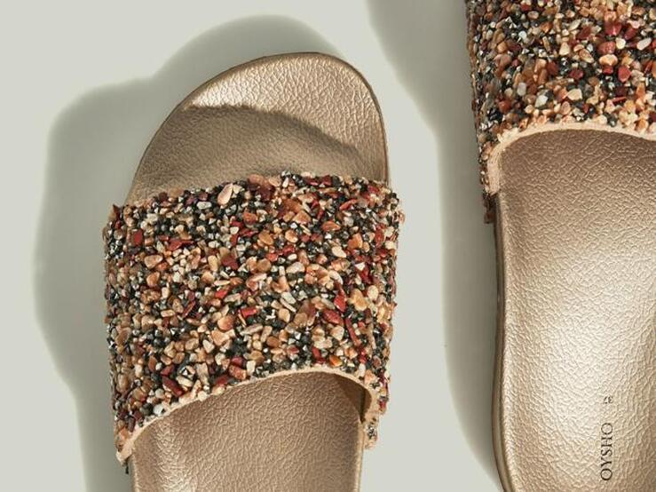 Fotos: Las chanclas que llevarás a la playa y no te querrás quitar después