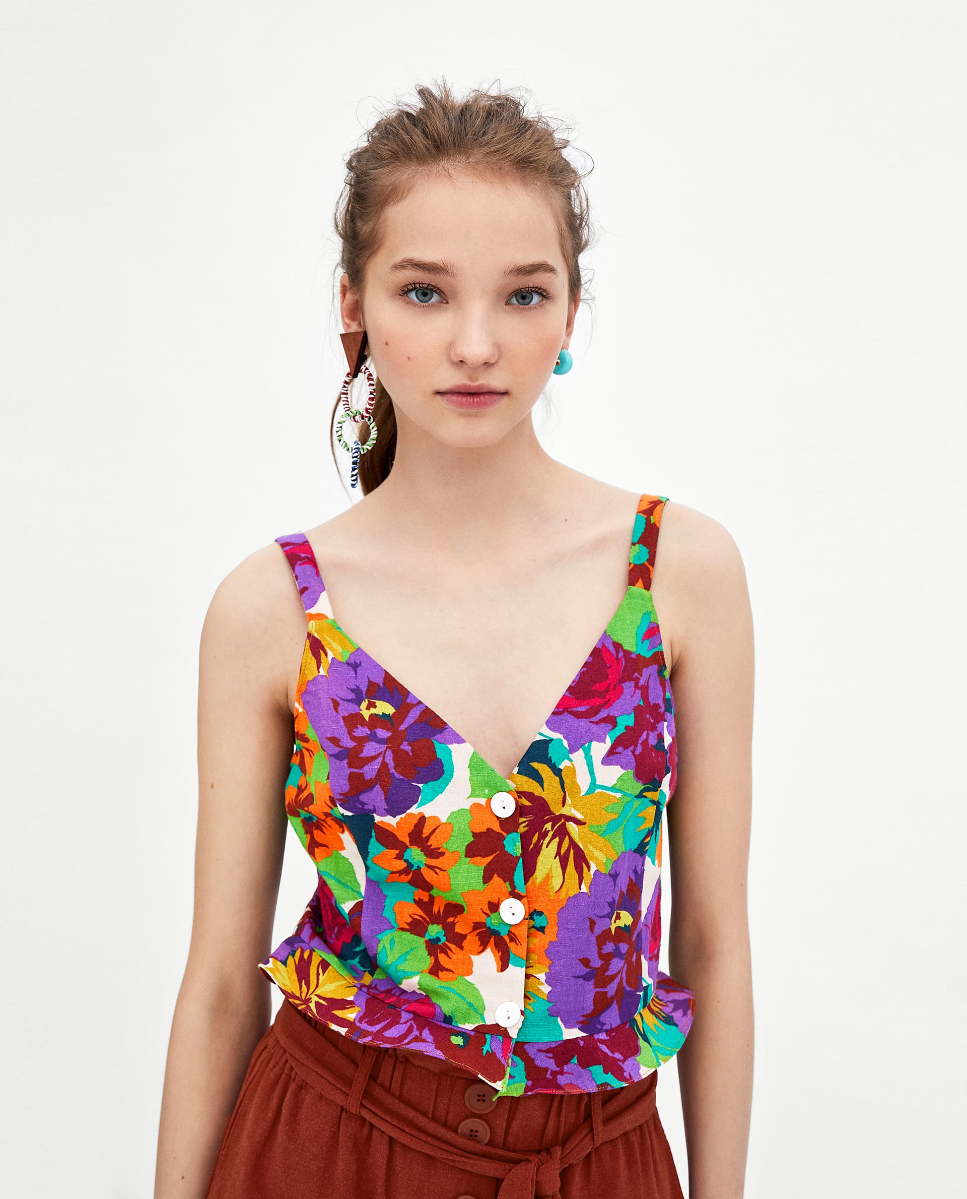 Cuerpo corto estampado de Zara: 22,95 euros.