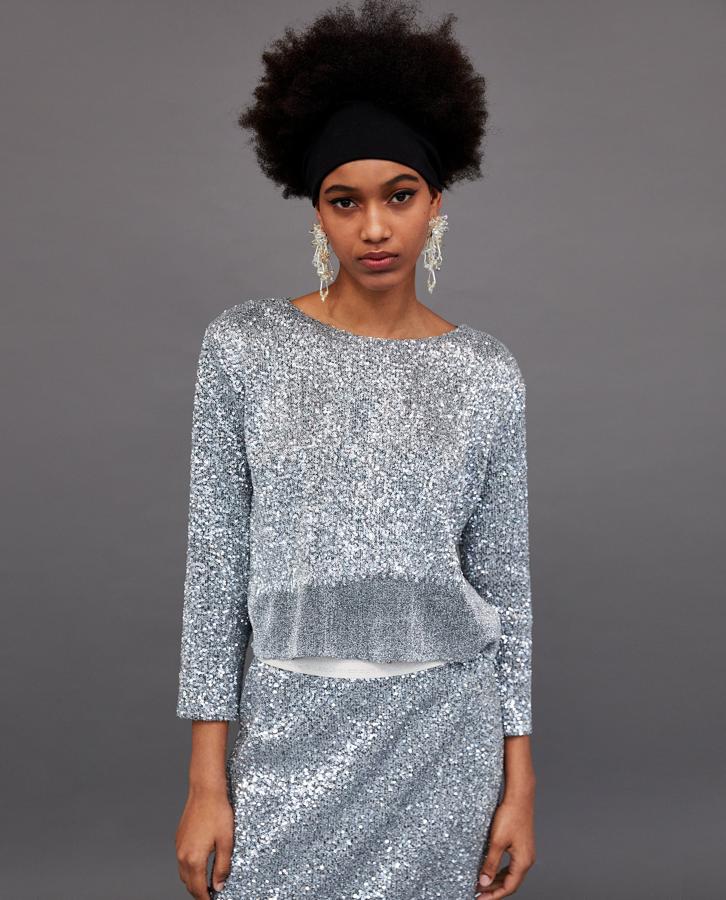 Top de lentejuelas de Zara: 25,95 euros.