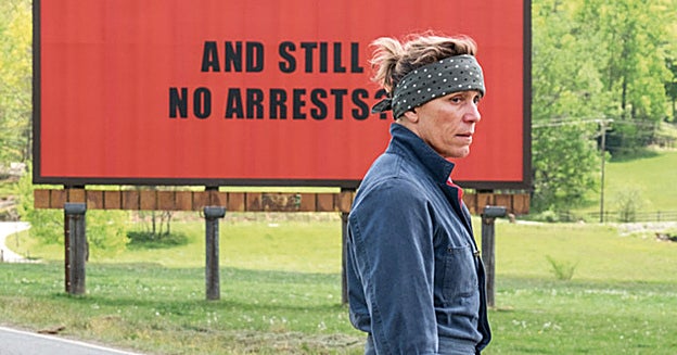 Frances McDormand en 'Tres anuncios a las afueras', que explora el paso de la tristeza a la ira por parte de una mujer que busca justicia.