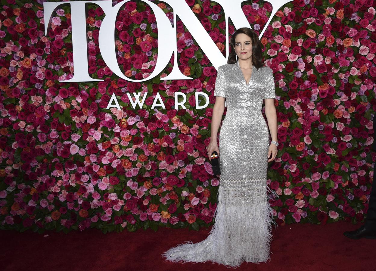 Tina Fey brilló con luz propia con este diseño personalizado de Thom Browne.