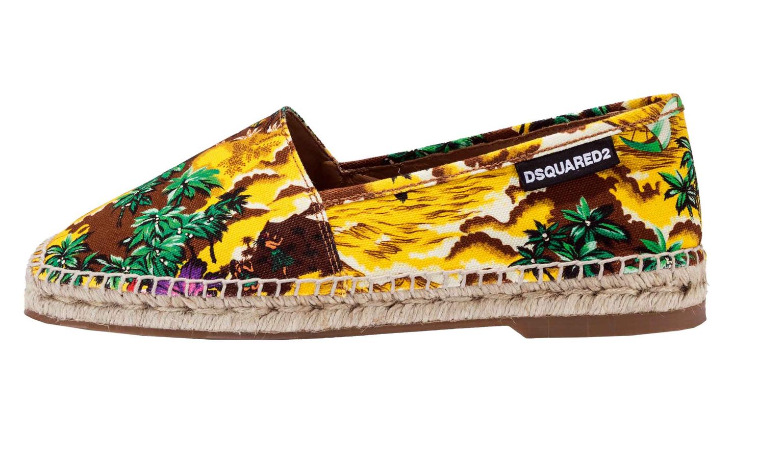 Las alpargatas son, además de las chanclas, el calzado ideal para las jornadas playeras.