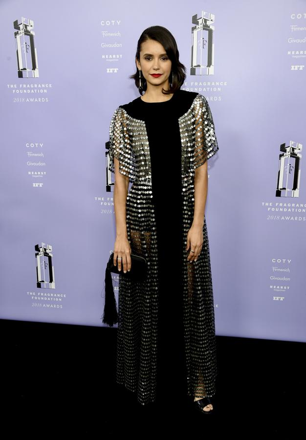 Nina Dobrev también acertó con este diseño joya de Dior.