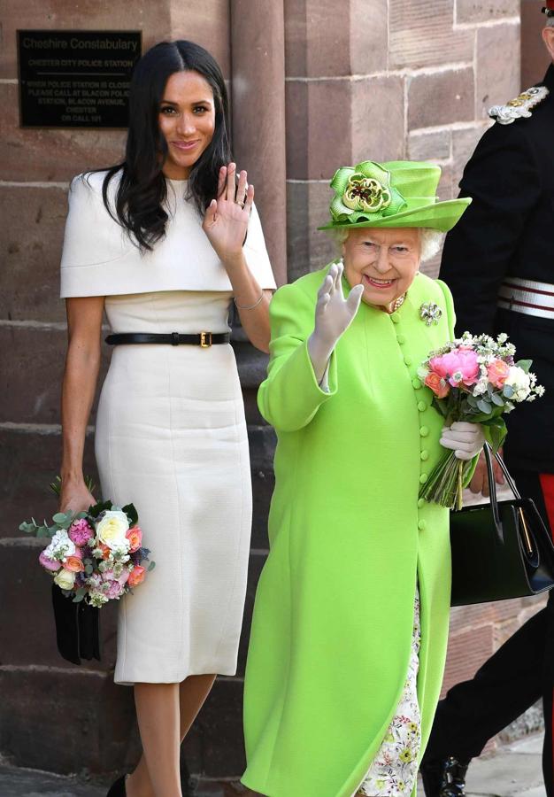 Meghan acierta siempre. Su elección con este sencillo Givenchy fue 100% perfecta.