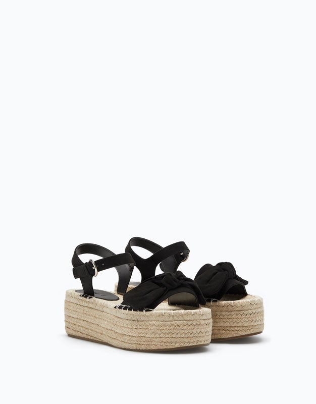 Cuña con plataforma de Lefties: 20 euros.