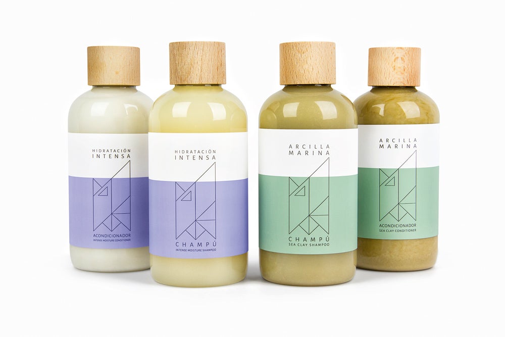 10. Per Purr: He aquí una firma 100% madrileña, ideada por la brasileña Tahone Jacobs. Centrada en los productos para el relax y la desconexión (es decir, para el baño y la ducha), Jacobs trabaja en deliciosos aromas y texturas para crear una línea de jabones, aceites y exfoliantes exquisita. Y cuenta con el exigente sello de la Soil Association, que la acredita como libre de tóxicos. Su Champú de Arcilla Marina y su Jabón Greeny, con té verde, son dos de sus hits.