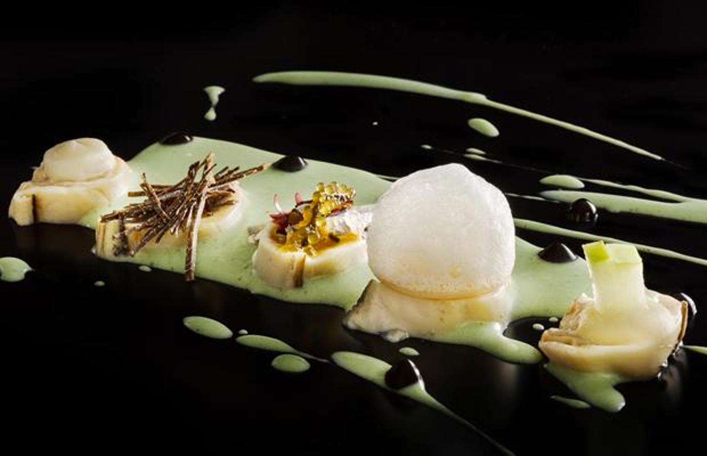 Los hermanos Roca han hecho del Celler de Can Roca el restaurante más reconocido y alabado del planeta (a pesar de bajar este año a la segunda posición).  Lee aquí lo que contaron a Mujerhoy.com Jordi, Josep y Joan Roca .