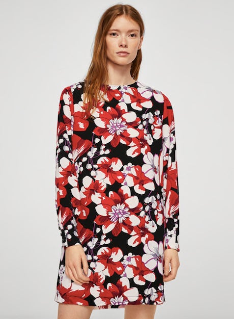 Vestido con manga abollonada de Mango: 9,99 euros.