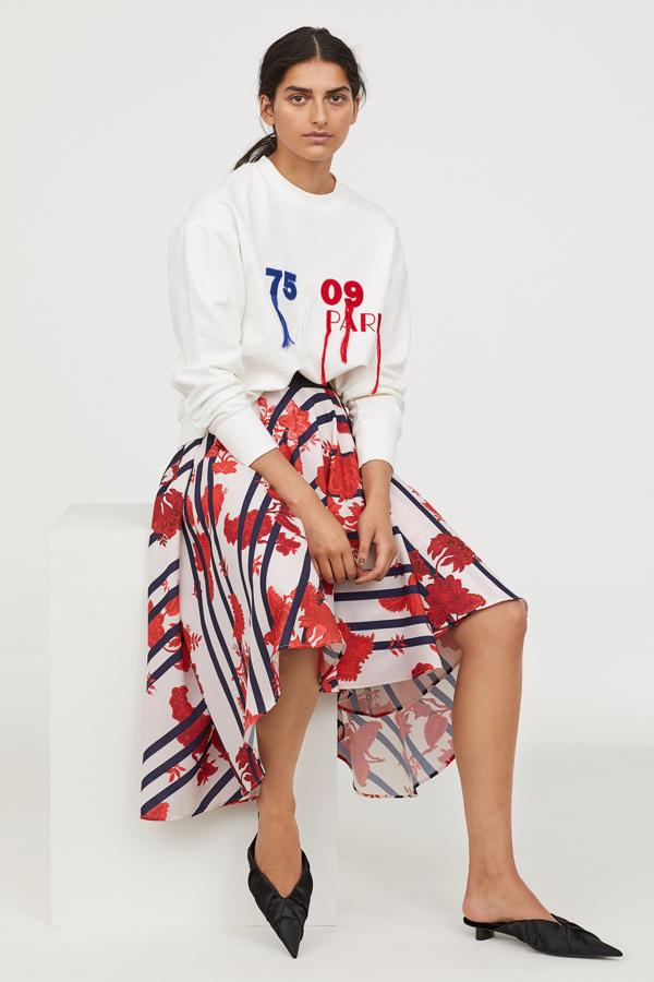 Estampado sofisticado y hebilla de metal. De H&M (59,99 €).