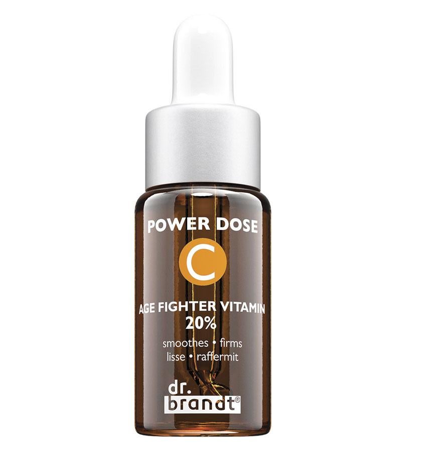 Contiene una combinación de ácido escórbico etilado (la modalidad “esterizada” para evitar que se oxide) con Ascorbosilane C, una combinación de vitamina C y selenio que además mejora la firmeza.