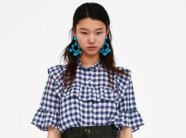 Fotos: 20 prendas de volantes rebajadas que no querrás perderte