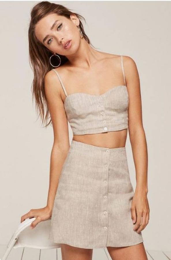 Conjunto con detalles de botones de Shop Style.